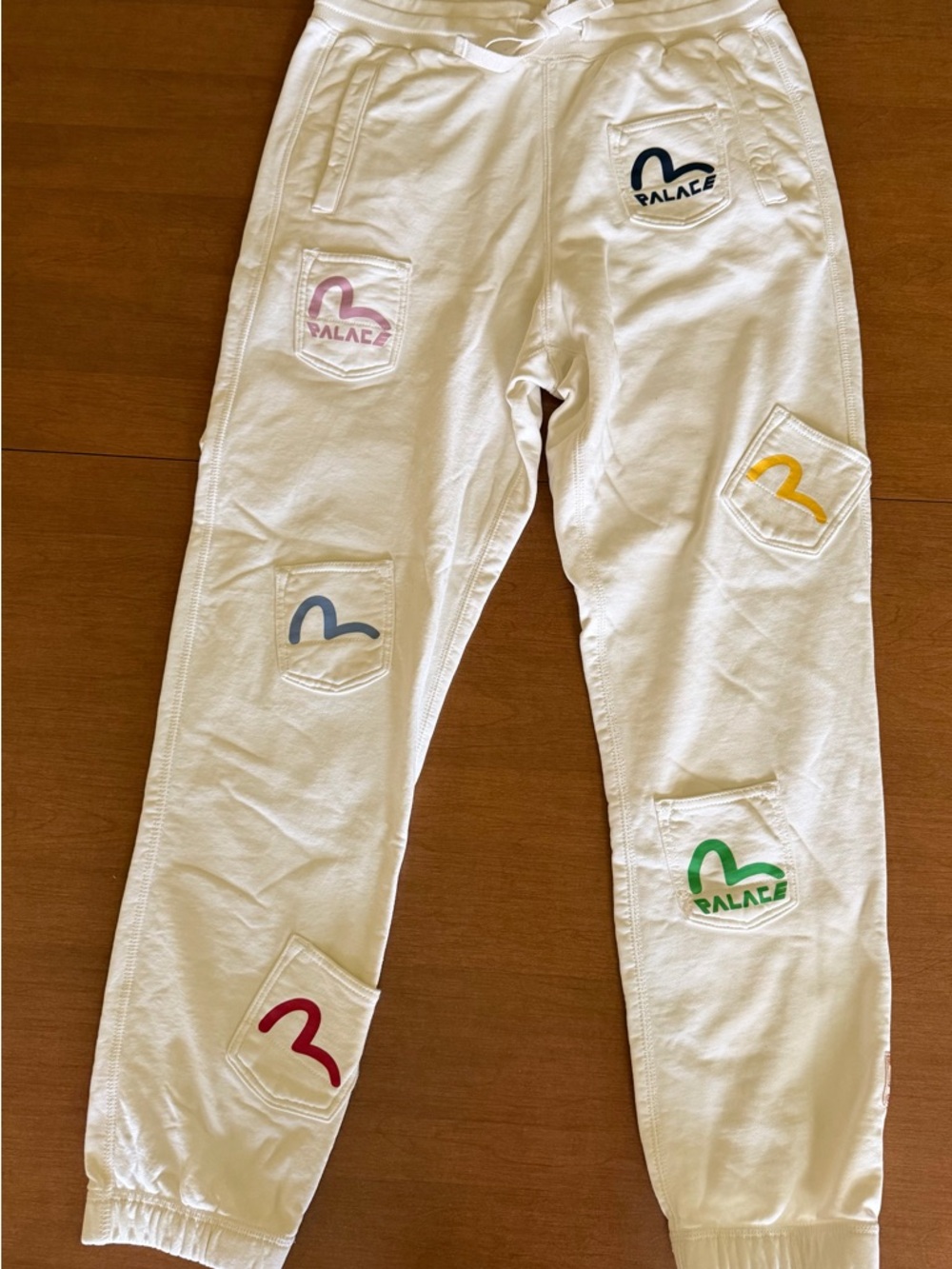 PALACE x Evisu Multi Pocket Joggers in White size S